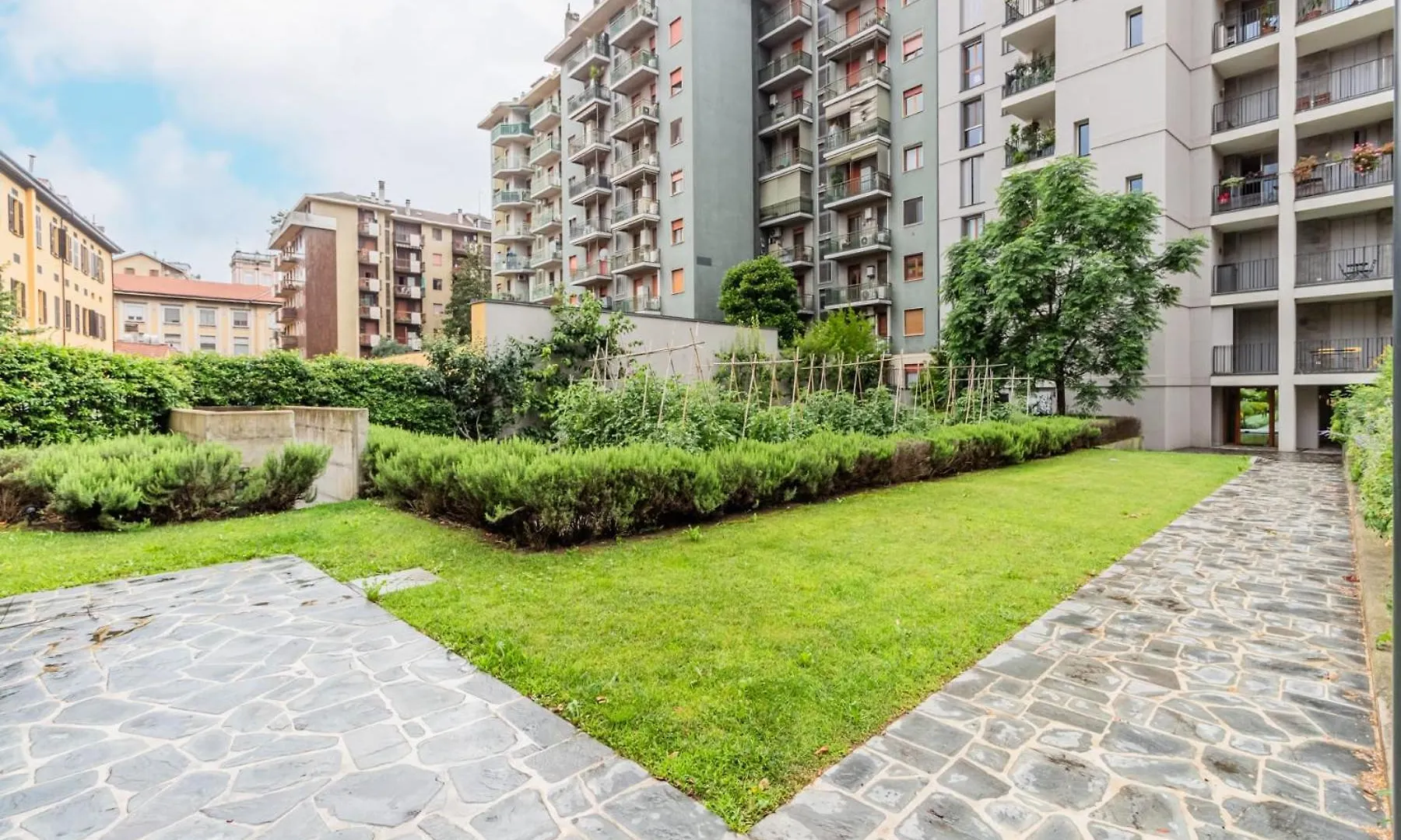 Apartment Homeby, City Oasis Milan Italy